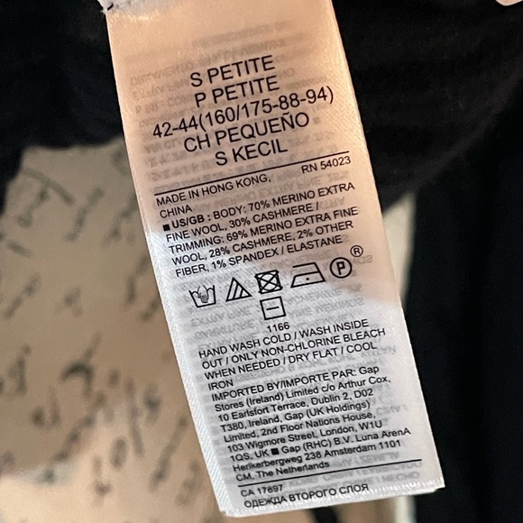 🎉Host Pick🎉NWOT Banana Republic Petite Talia Merino-Cashmere Cardigan - Picture 10 of 10